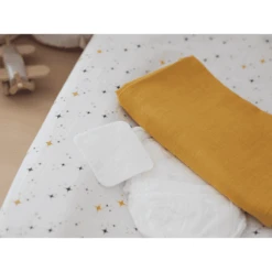 BEABA ® Juego De 2 Paños Para Eructar Amarillo Miel / Noche Estrellada 120 X 120 Cm -Tienda De Cuidado Del Bebé beaba juego de 2 panos para eructar amarillo miel noche estrellada 120 x 120 cm a365392 2